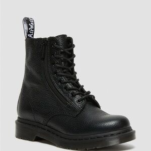 Dr Martens 1460 Pascal with Zipper in Black - Very Good/Like New Condition
